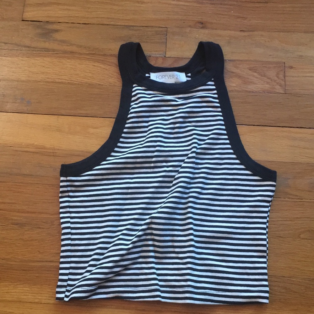 women’s crop top
